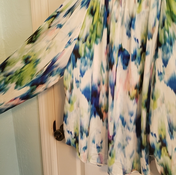 Jennifer Lopez Blouse - Picture 4 of 4